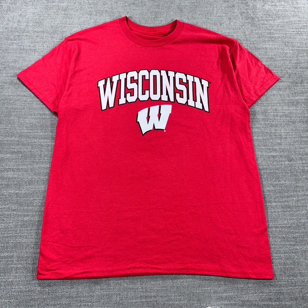 Wisconsin Badgers T-Shirt Mens Medium Red Excellent Collegiate Motion W Logo